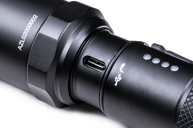 NEXTORCH P80 1.300 Lumen Einsatz LED Taschenlampe, USB-C Akkuladefunktion, Glasbrecher aus Nano-Keramik NEXTORCH P80 1.300 Lumen Einsatz LED Taschenlampe, USB-C Akkuladefunktion, Glasbrecher aus Nano-Keramik
