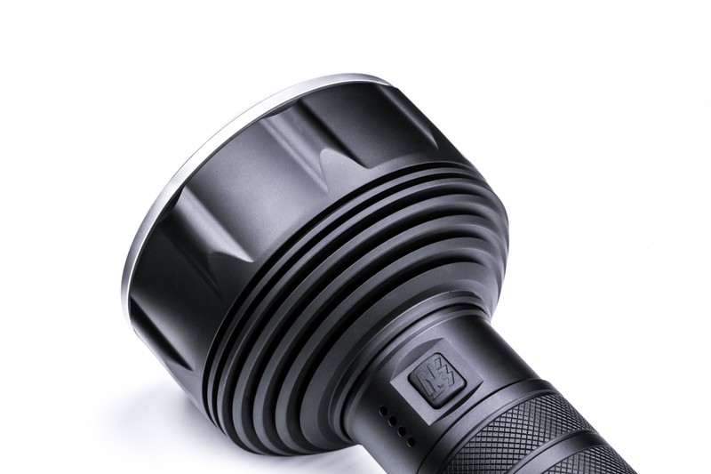 NEXTORCH Saint Torch 31 Professioneller Suchscheinwerfer mit Hochleistungsakku NEXTORCH Saint Torch 31 Professioneller Suchscheinwerfer mit Hochleistungsakku