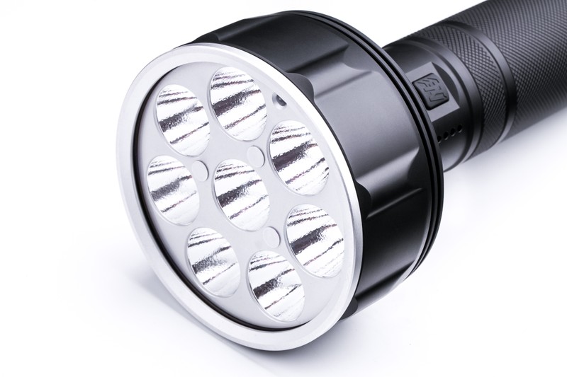 NEXTORCH Saint Torch 31 Professioneller Suchscheinwerfer mit Hochleistungsakku NEXTORCH Saint Torch 31 Professioneller Suchscheinwerfer mit Hochleistungsakku