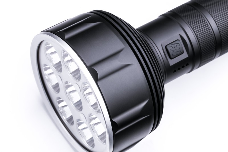 NEXTORCH Saint Torch 31 Professioneller Suchscheinwerfer mit Hochleistungsakku NEXTORCH Saint Torch 31 Professioneller Suchscheinwerfer mit Hochleistungsakku