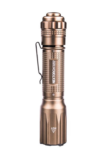 NEXTORCH TA30CS OPERATOR SAND Taktische LED Taschenlampe, 1600 Lumen, Kopf mit Nano- Keramik Glasbrecher, Stroboskopfunktion, inkl. farbgleicher FR-1 Führungshilfe NEXTORCH TA30CS OPERATOR SAND Taktische LED Taschenlampe, 1600 Lumen, Kopf mit Nano- Keramik Glasbrecher, Stroboskopfunktion, inkl. farbgleicher FR-1 Führungshilfe