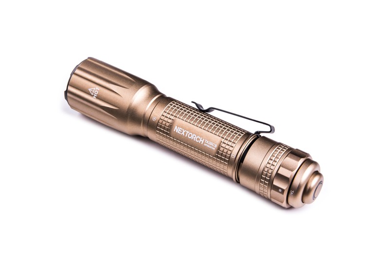 NEXTORCH TA30CS OPERATOR SAND Taktische LED Taschenlampe, 1600 Lumen, Kopf mit Nano- Keramik Glasbrecher, Stroboskopfunktion, inkl. farbgleicher FR-1 Führungshilfe NEXTORCH TA30CS OPERATOR SAND Taktische LED Taschenlampe, 1600 Lumen, Kopf mit Nano- Keramik Glasbrecher, Stroboskopfunktion, inkl. farbgleicher FR-1 Führungshilfe