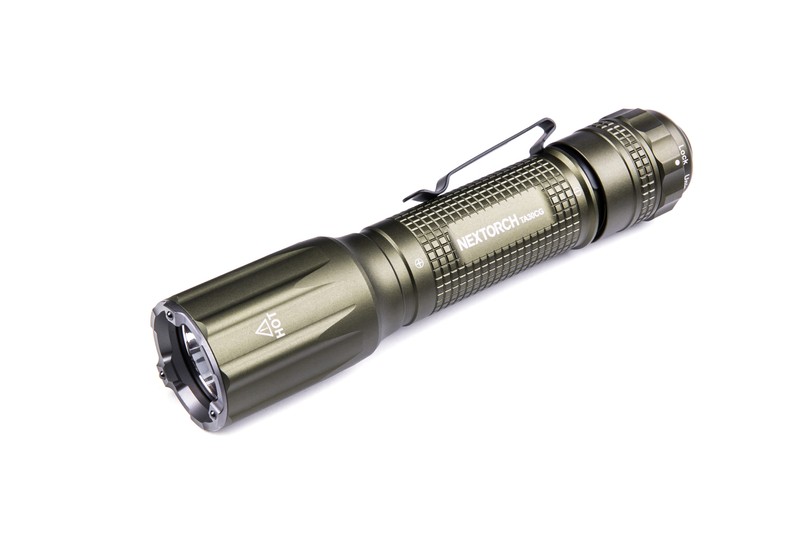 NEXTORCH TA30CG - K.I.S.S. - GRÜN - Taktische LED Taschenlampe, 1600 Lumen, Kopf mit Nano- Keramik Glasbrecher, inkl. gleichfarbiger FR-1 Führungshilfe NEXTORCH TA30CG - K.I.S.S. - GRÜN - Taktische LED Taschenlampe, 1600 Lumen, Kopf mit Nano- Keramik Glasbrecher, inkl. gleichfarbiger FR-1 Führungshilfe