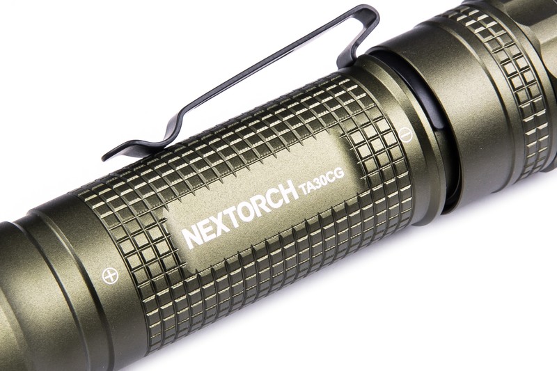NEXTORCH TA30CG - K.I.S.S. - GRÜN - Taktische LED Taschenlampe, 1600 Lumen, Kopf mit Nano- Keramik Glasbrecher, inkl. gleichfarbiger FR-1 Führungshilfe NEXTORCH TA30CG - K.I.S.S. - GRÜN - Taktische LED Taschenlampe, 1600 Lumen, Kopf mit Nano- Keramik Glasbrecher, inkl. gleichfarbiger FR-1 Führungshilfe