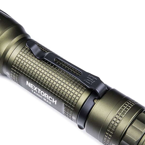 NEXTORCH TA30C MAX (CG) in Carbon Green - 3000 Lumen Taktische LED Taschenlampe - Nano Keramik Glasbrecher - Stroboskopfunktion NEXTORCH TA30C MAX (CG) in Carbon Green - 3000 Lumen Taktische LED Taschenlampe - Nano Keramik Glasbrecher - Stroboskopfunktion