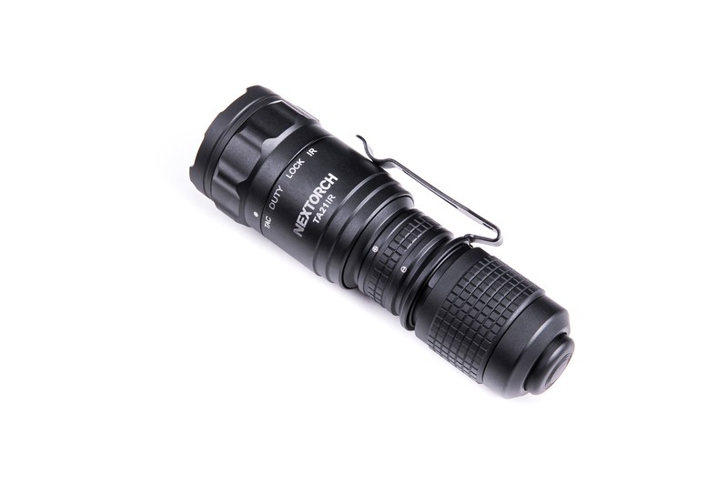 NEXTORCH TA21IR Taktische LED Taschenlampe, 1300 Lumen weiß, 900mW IR, Kopf mit Nano- Keramik Glasbrecher, Stroboskopfunktion NEXTORCH TA21IR Taktische LED Taschenlampe, 1300 Lumen weiß, 900mW IR, Kopf mit Nano- Keramik Glasbrecher, Stroboskopfunktion