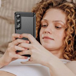 H205SN039A-TPU-Huelle-fuer-Sony-Xperia-1-VII-Carbon-Fiber-Skin-Brushed-Schutzcover-Soft-Case_6.jpg H205SN039A-TPU-Huelle-fuer-Sony-Xperia-1-VII-Carbon-Fiber-Skin-Brushed-Schutzcover-Soft-Case_6.jpg