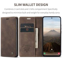 H130SA394A-CASEME-Handy-Tasche-fuer-Samsung-Galaxy-S25-FE-Wallet-013-Series-Huelle-Klapp-Etui_11.jpg CASEME 013 Series Hülle von vorne und Innen aufgeklappt mit Telefon, Kreditkarten und Geldschein in Coffee für Galaxy S25 FE