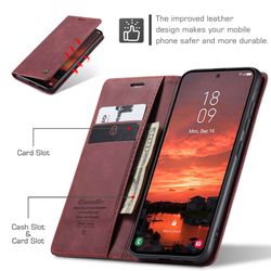 H130SA394A-CASEME-Handy-Tasche-fuer-Samsung-Galaxy-S25-FE-Wallet-013-Series-Huelle-Klapp-Etui_42.jpg CASEME 013 Series Hülle schräg von Innen aufgeklappt mit Telefon, Kreditkarten, Geldschein und oben links ein fast geschlossene Hülle mit Hinweis auf Magnet-Funktion in Rot für Galaxy S25 FE