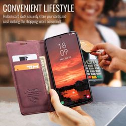 H130SA394A-CASEME-Handy-Tasche-fuer-Samsung-Galaxy-S25-FE-Wallet-013-Series-Huelle-Klapp-Etui_49.jpg CASEME 013 Series Hülle von Innen aufgeklappt mit Telefon, Kreditkarten, Geldschein und im Hintergrund findet eine Kartenzahlung statt in Rot für Galaxy S25 FE