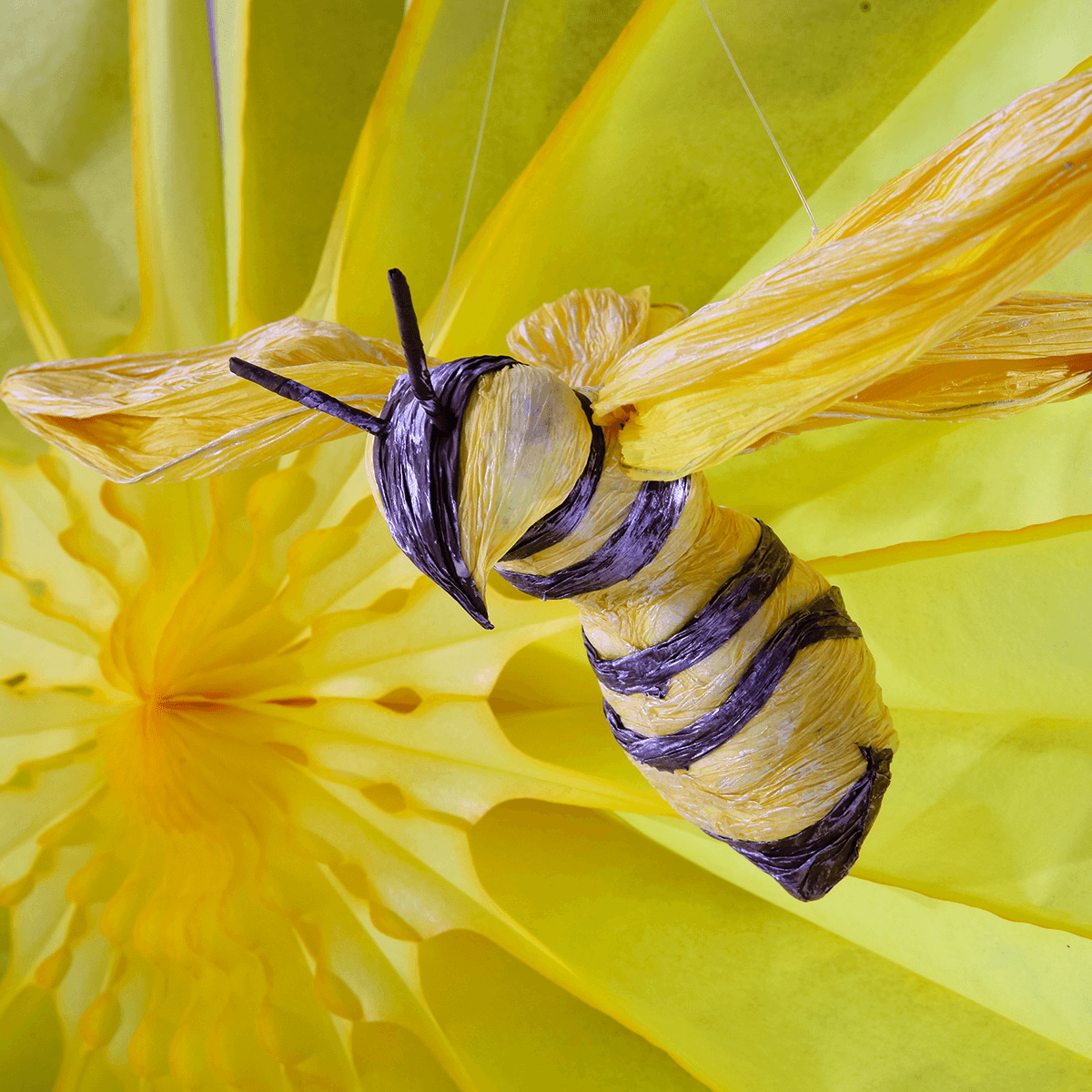 Decorative bees 10-14 cm, 5 pcs - 1
