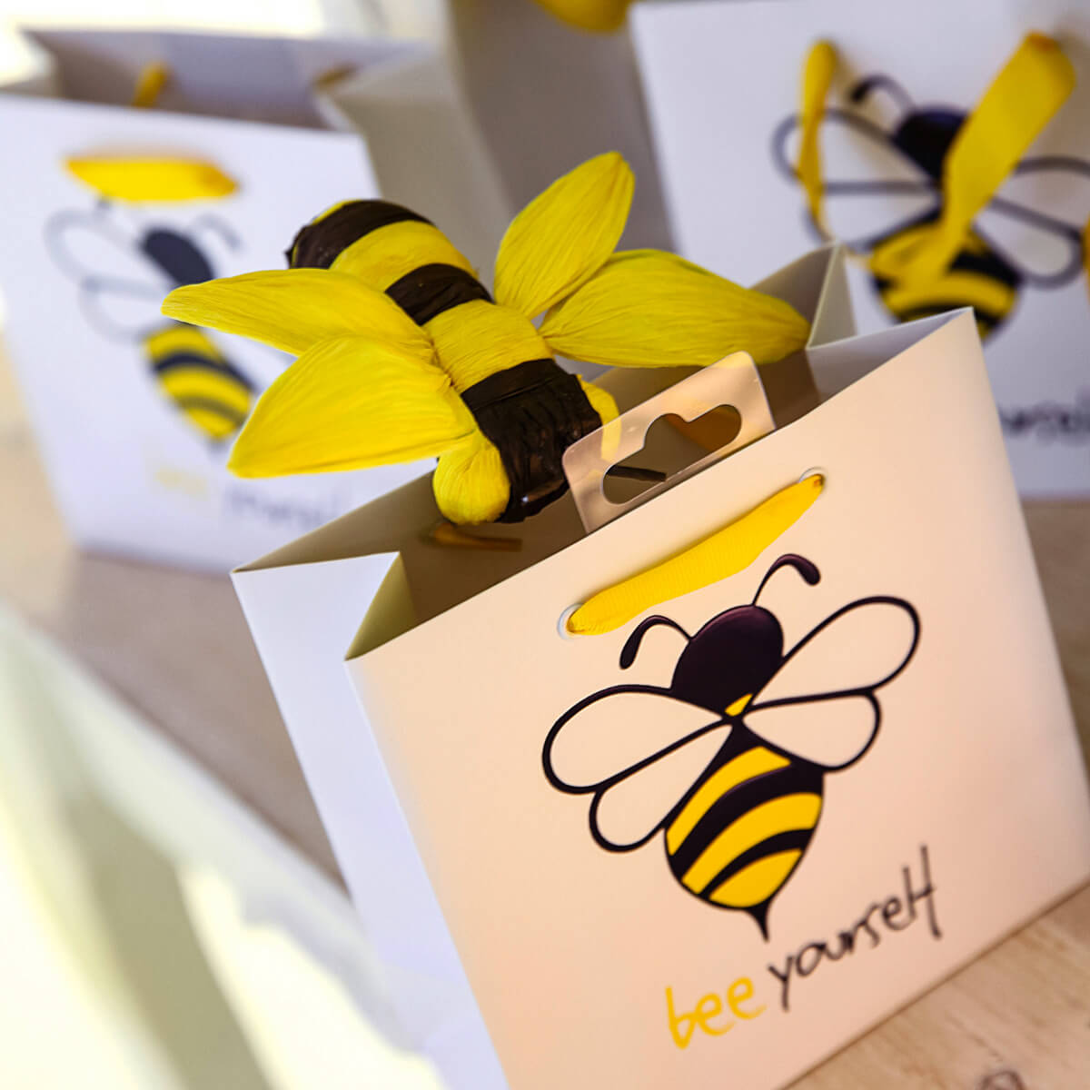 Decorative bees 10-14 cm, 5 pcs - 6