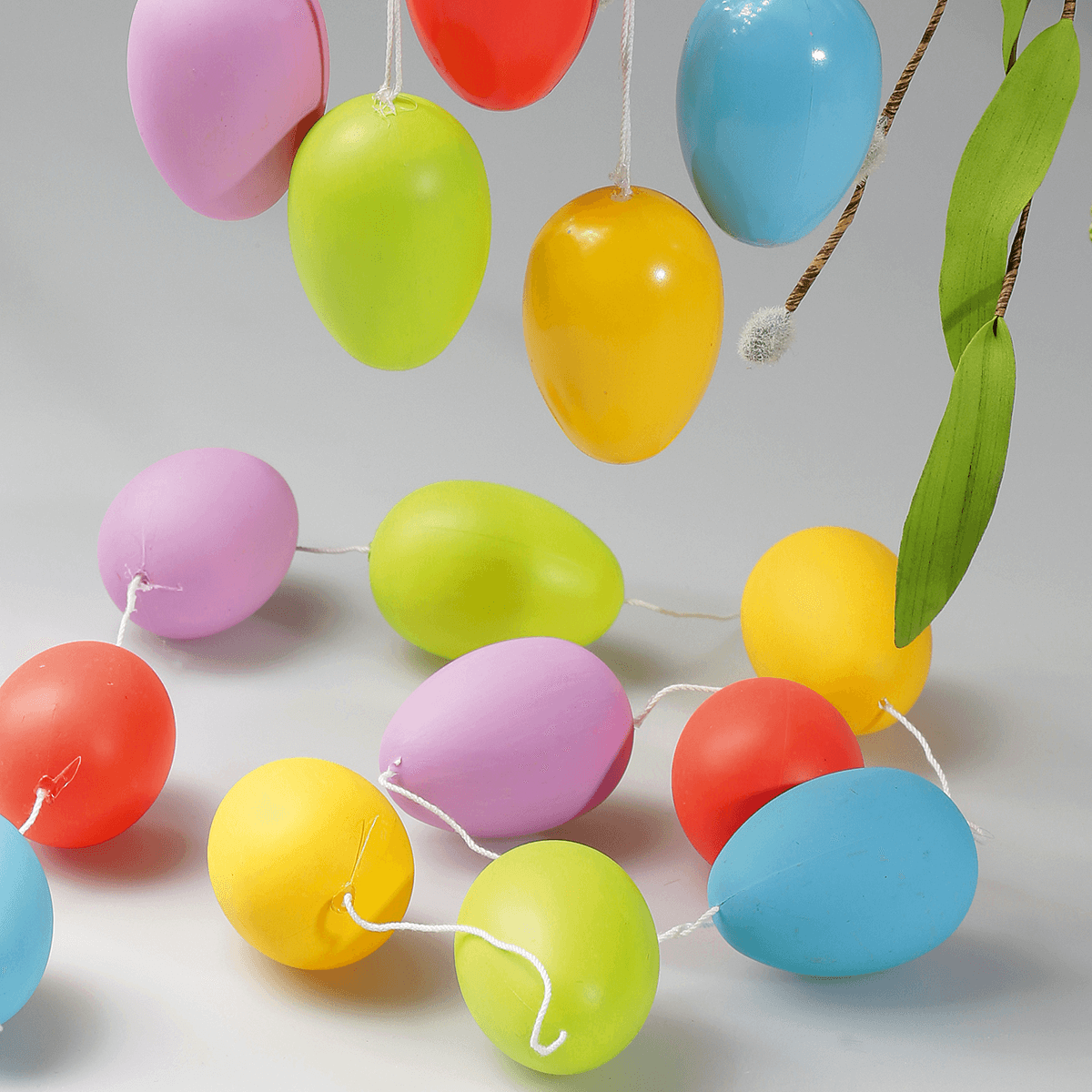 Chaîne d’œufs de Pâques déco unis multicol. 160 cm - 3