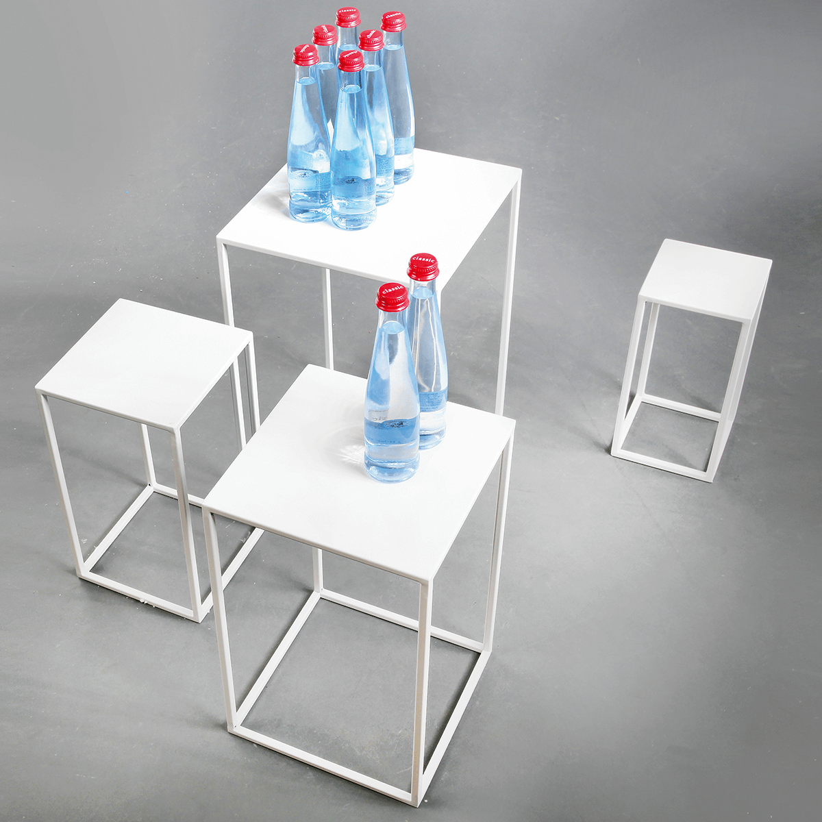 Lot de tables en métal blanches 4 pces - 7