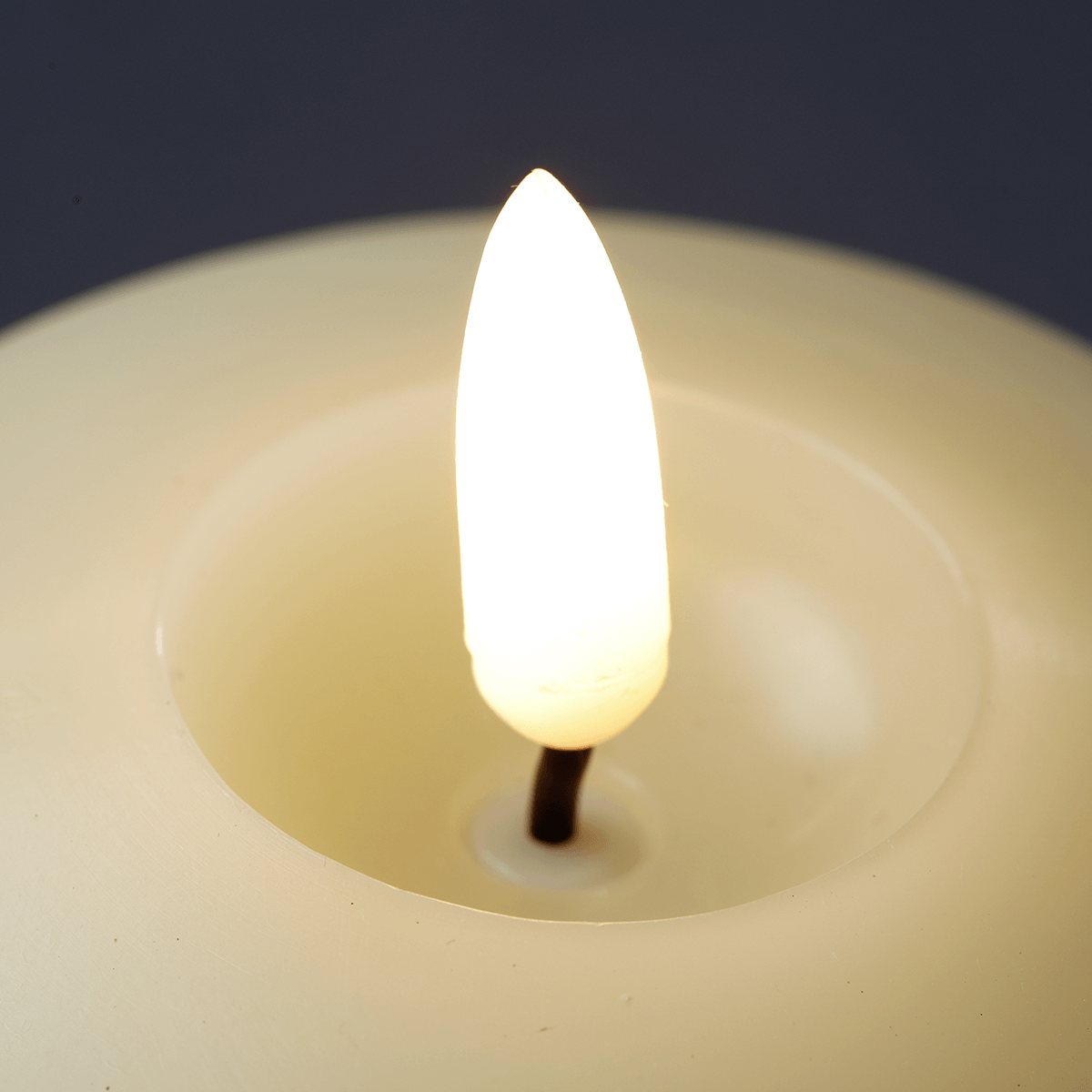 LED wax candle 7.5 x 11.5 cm - 1