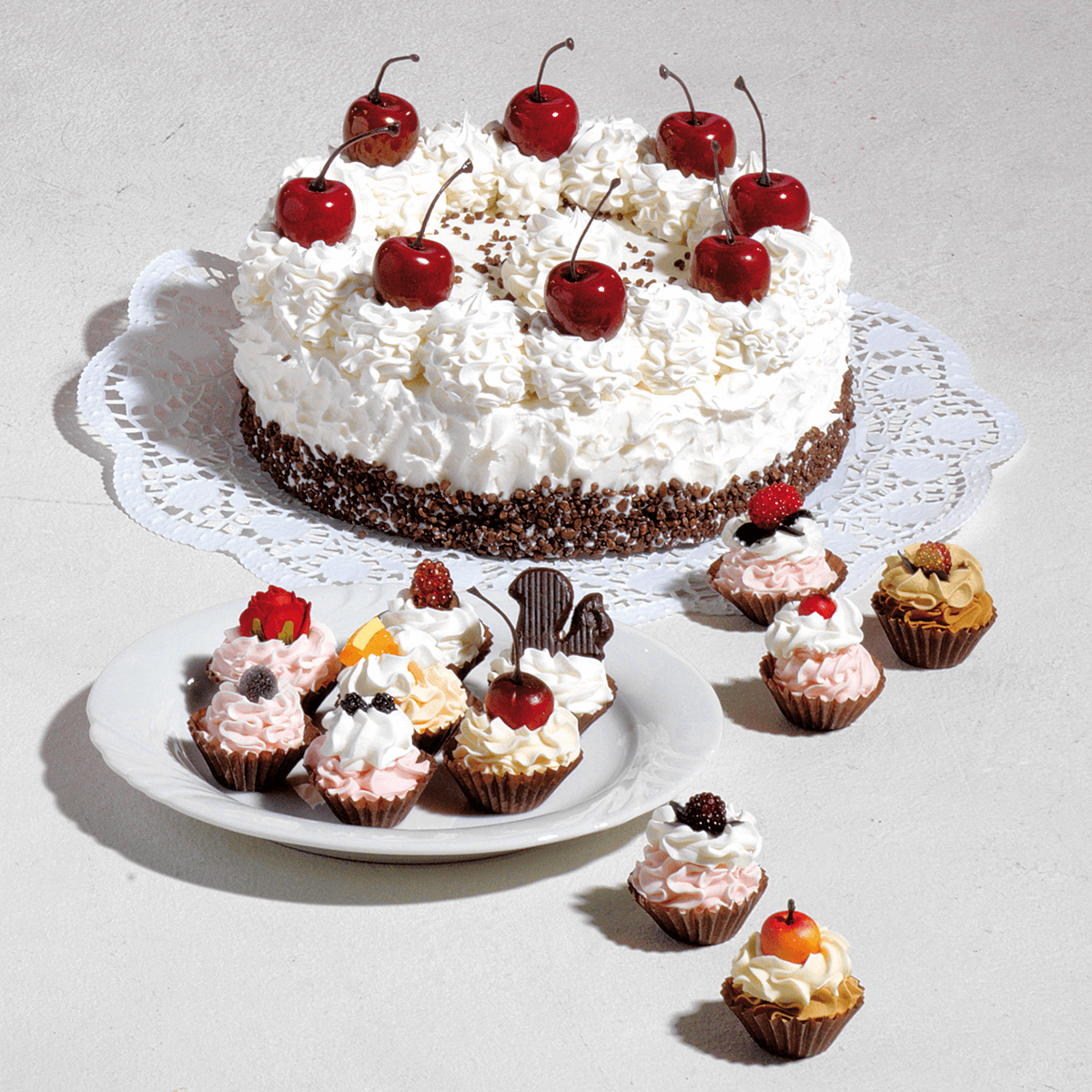 Schwarzwälder Kirschtorte Attrappe - 4