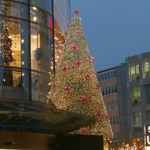 Gigant Baum mit LED warm, außen, 650 cm