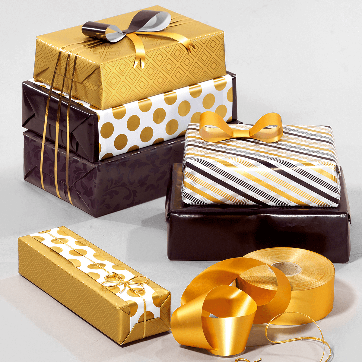 Nachhaltiges, schwarzes Geschenkpapier mit glänzendem Rankenmuster – 50 m Geschenkpapier-Rolle - 9