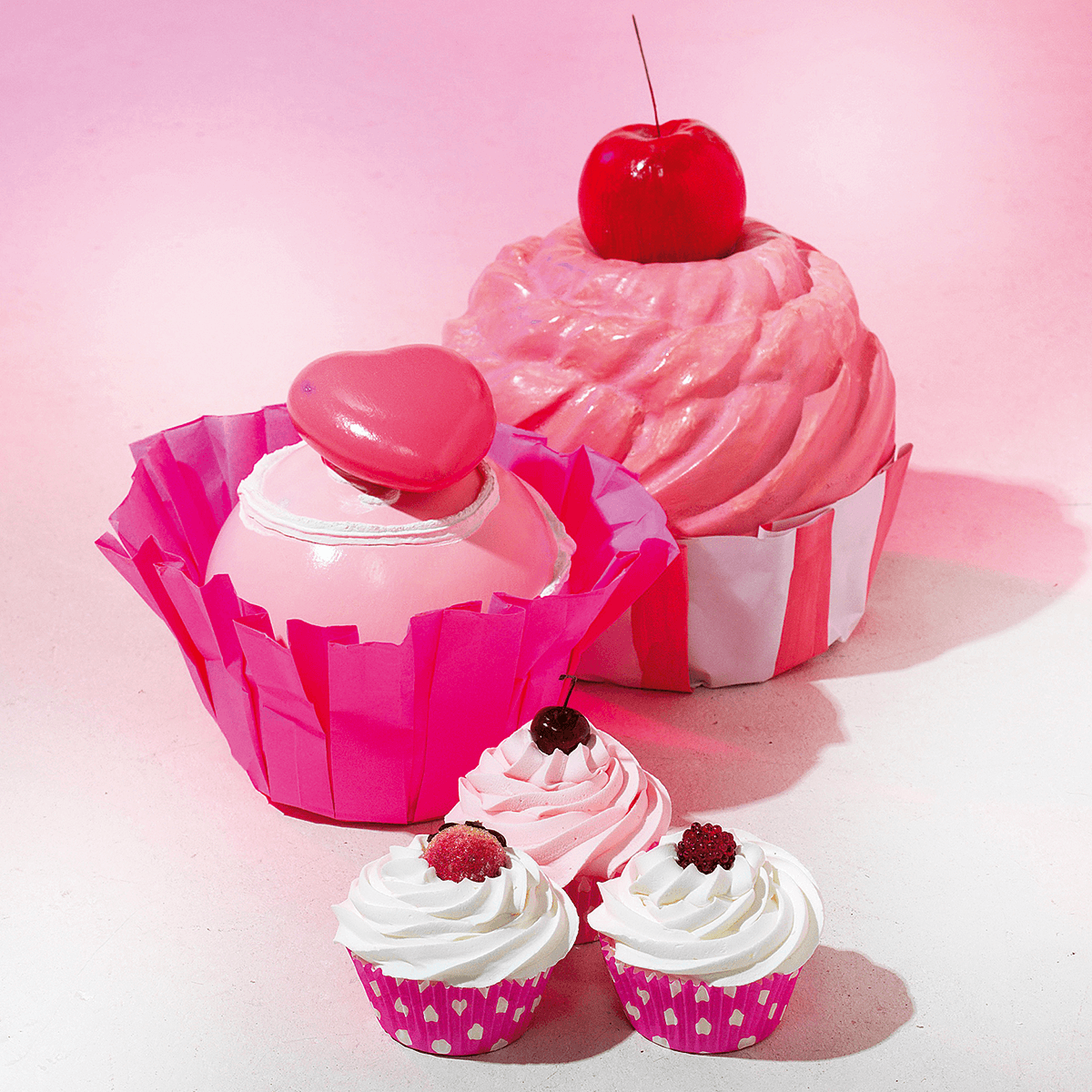 Faux cupcake aux cerises 20 cm - 4