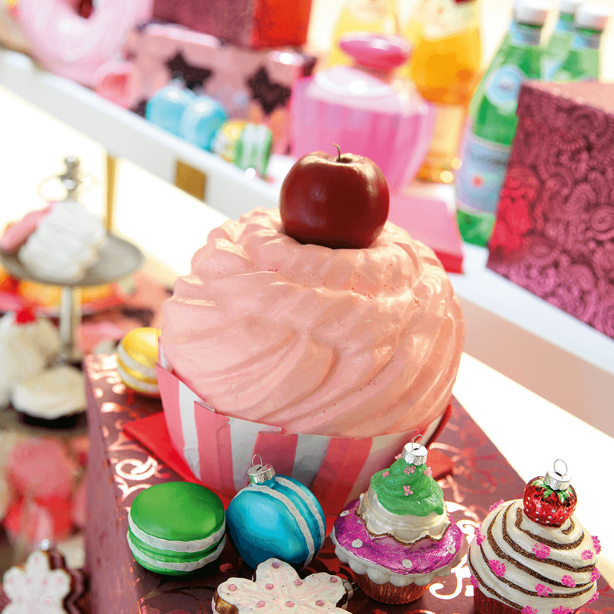 Faux cupcake aux cerises 20 cm - 9