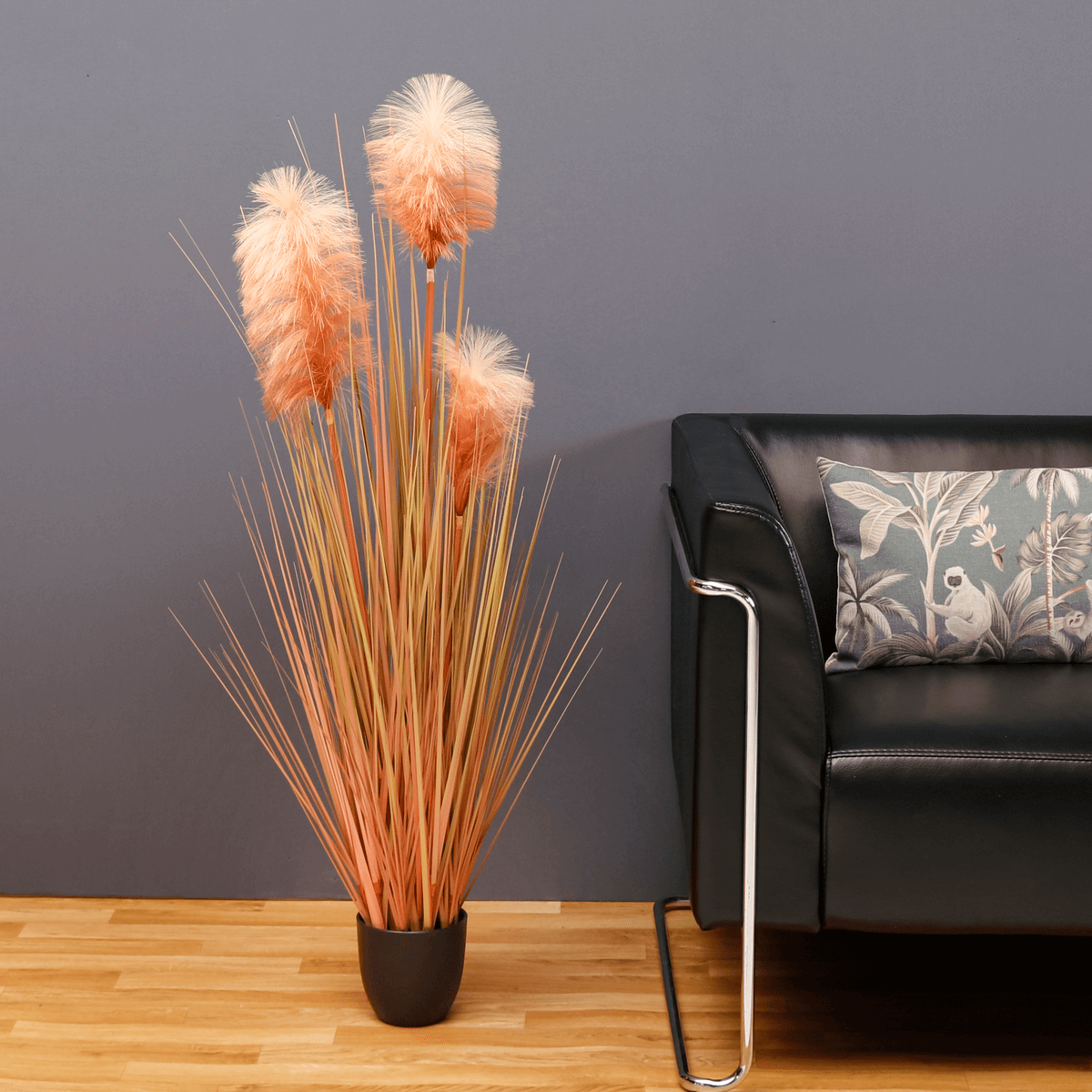 Orange gefärbtes Deko-Pampasgras im schwarzen Topf 117 cm - 3