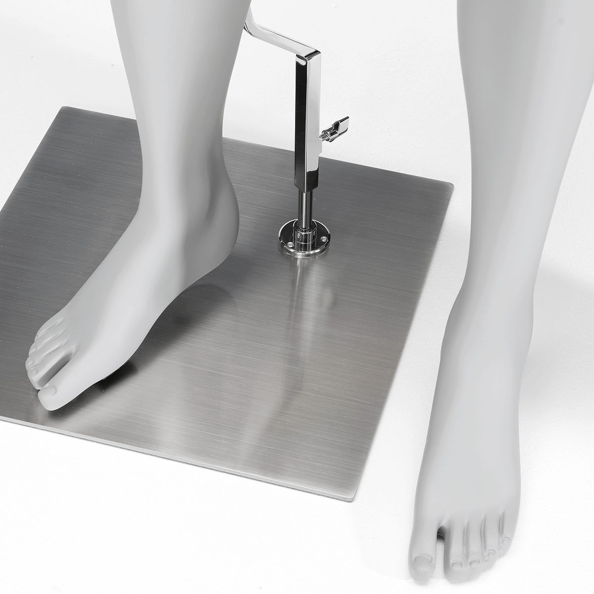 Sport-Schaufensterpuppe Mann Athlet – gerade stehend - 6