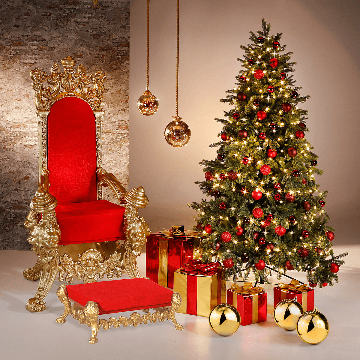 Artificial Christmas tree with red Christmas bauble - 0 Artificial Christmas tree with red Christmas bauble - 0