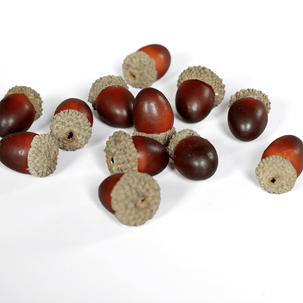 Artificial scattered acorns brown 3 cm