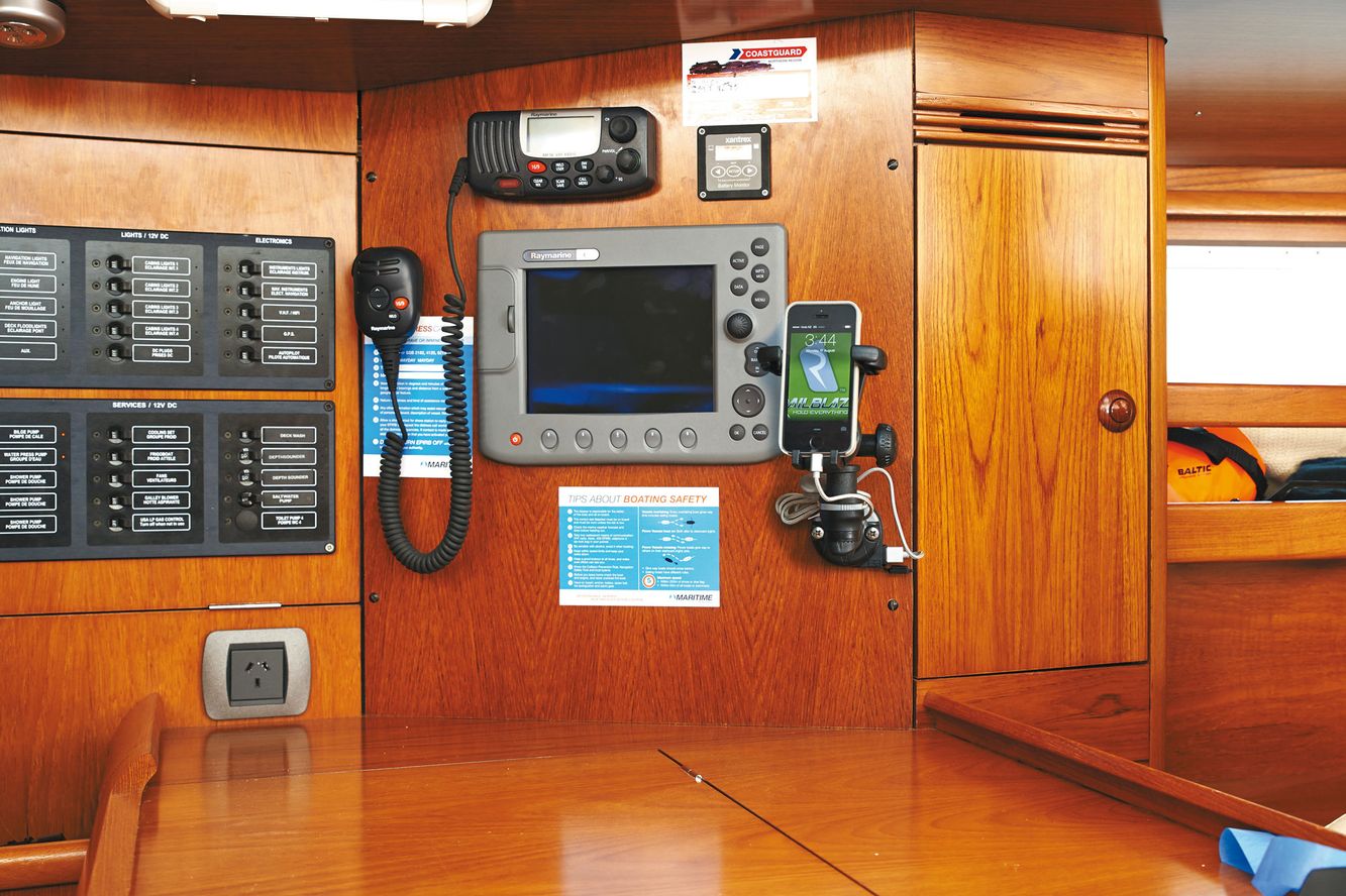 Railblaza E-Series USB StarPort-Halterung (schwarz) Montage: bohren 03-4080-11 Railblaza E-Series USB StarPort-Halterung (schwarz) Montage: bohren 03-4080-11