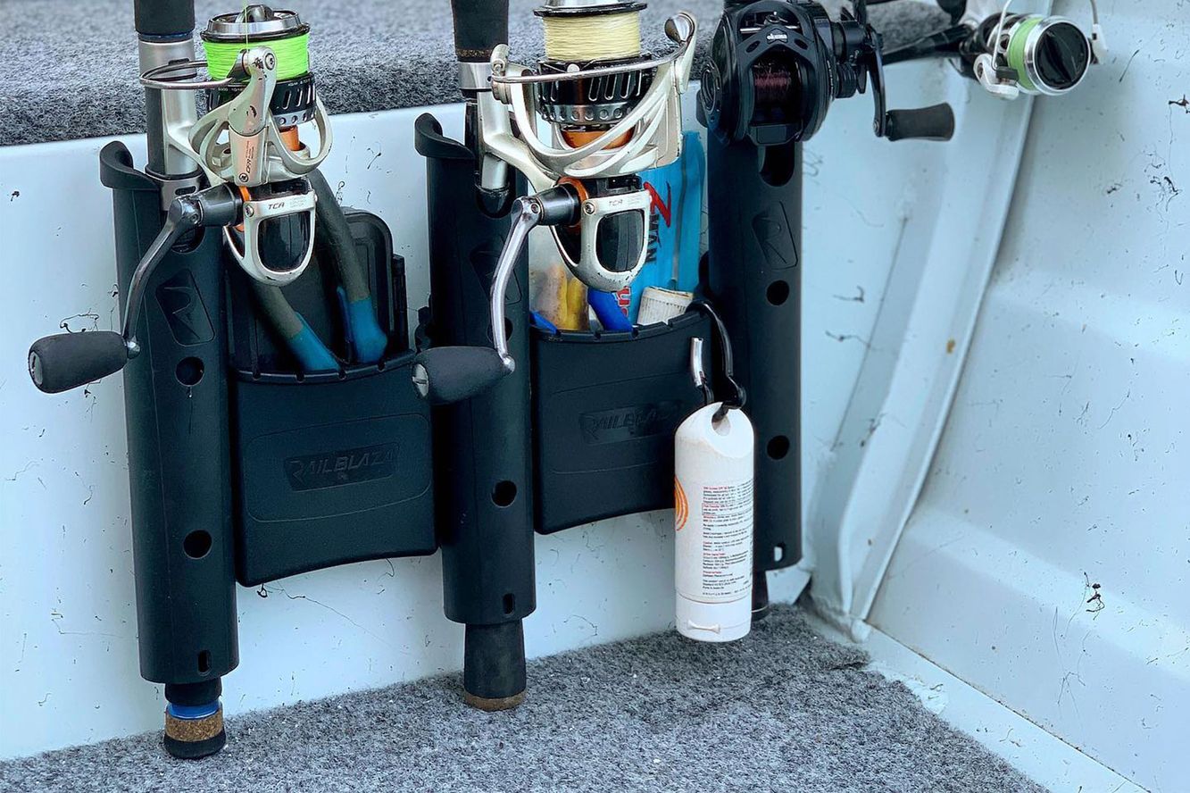 Railblaza RodStow Triple 3x Rutenhalter mit 2x Behälter für Boote Railblaza RodStow Triple 3x Rutenhalter mit 2x Behälter für Boote
