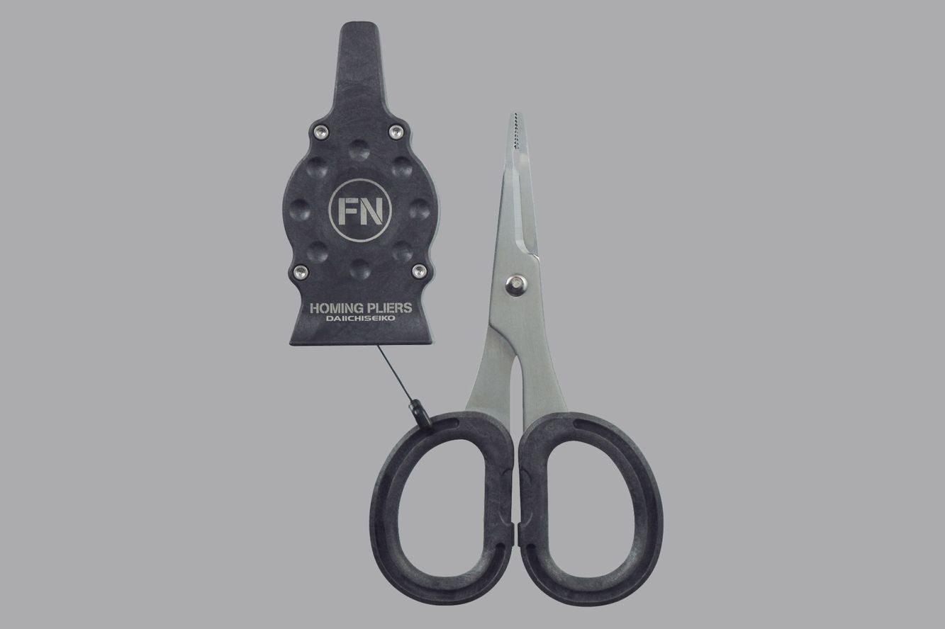Daiichiseiko Japan-Schere und Holster mit Haltezugsystem Homing Scissors Type FN Daiichiseiko Japan-Schere und Holster mit Haltezugsystem Homing Scissors Type FN