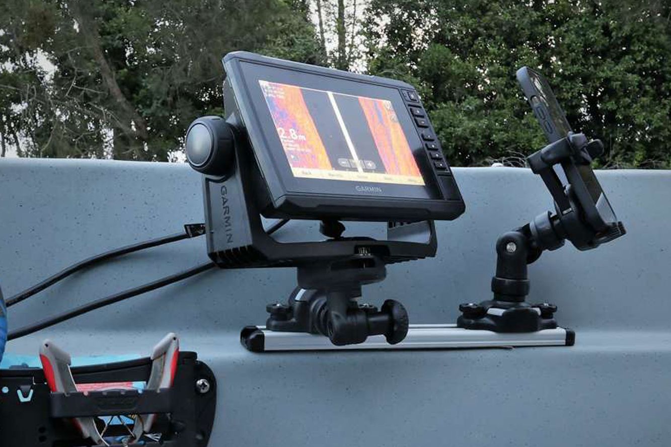 Railblaza Garmin 4" - 7” ECHOMAP und 5" - 7” Striker Echolote mit Gelenk Mount R-Lock Railblaza Garmin 4" - 7” ECHOMAP und 5" - 7” Striker Echolote mit Gelenk Mount R-Lock