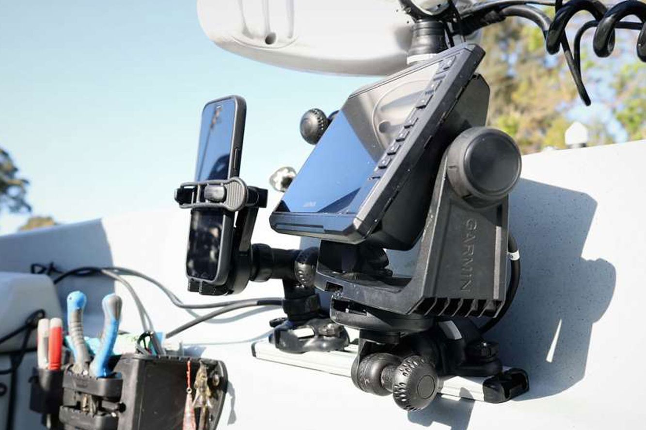 Railblaza Garmin 4" - 7” ECHOMAP und 5" - 7” Striker Echolote mit Gelenk Mount R-Lock Railblaza Garmin 4" - 7” ECHOMAP und 5" - 7” Striker Echolote mit Gelenk Mount R-Lock