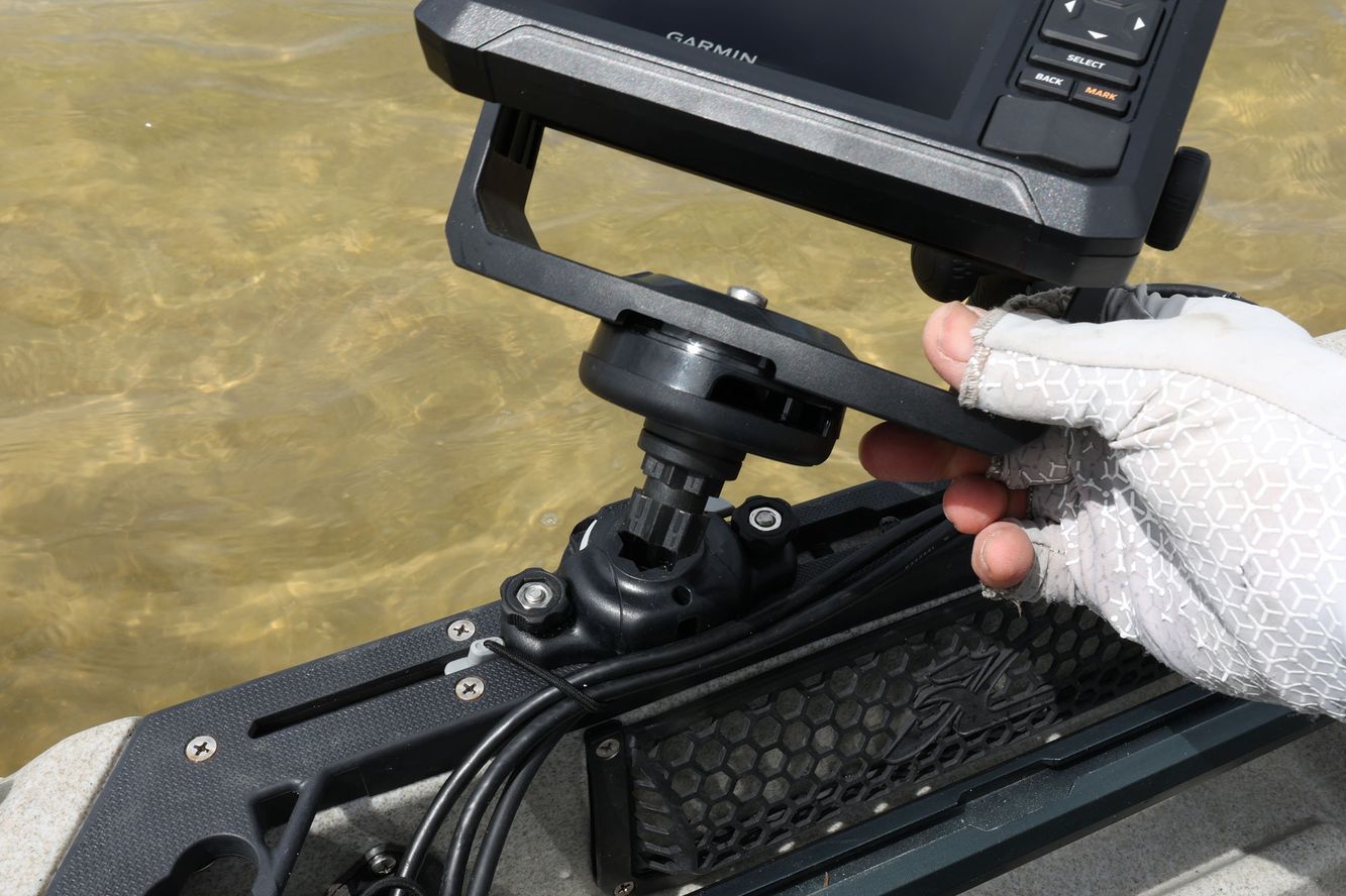 Garmin Fishfinder Mount Low Profile 02-4179-11 Garmin Fishfinder Mount Low Profile 02-4179-11