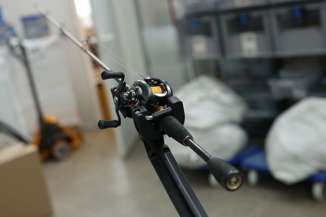 Fasten kompatibler Rutenhalter 289 R-5 mit Metallbügel und Verlängerung Belly Fasten kompatibler Rutenhalter 289 R-5 mit Metallbügel und Verlängerung Belly