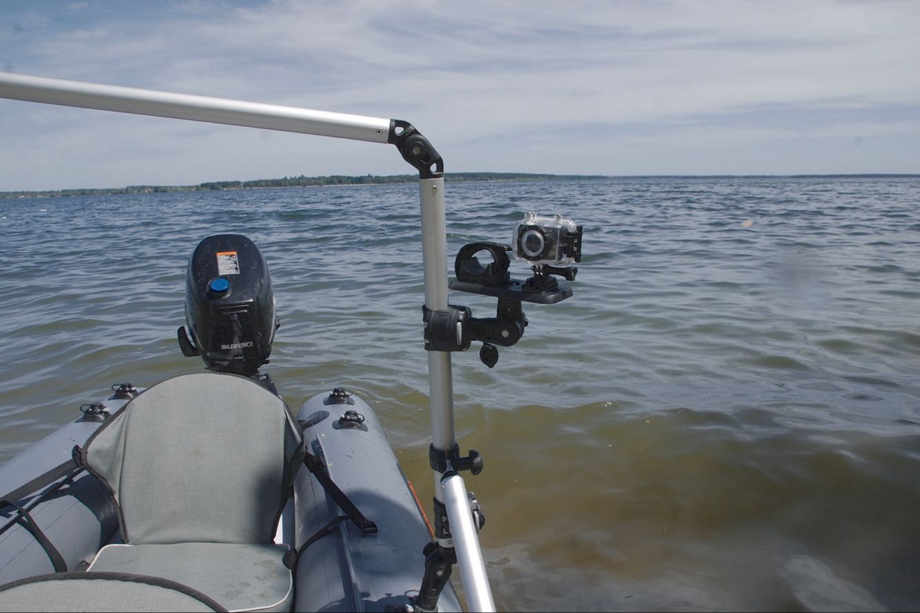 Fasten-Plattform (164 mm x 68 mm), für Kamera und Echolote 360° rotierbar und neigbar Fasten-Plattform (164 mm x 68 mm), für Kamera und Echolote 360° rotierbar und neigbar