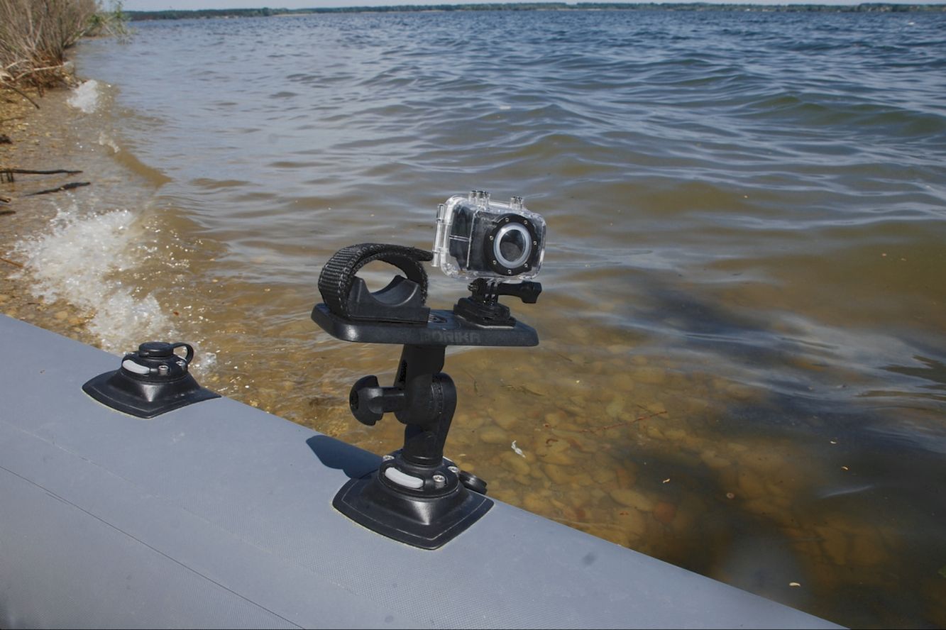Fasten-Plattform (164 mm x 68 mm), für Kamera und Echolote 360° rotierbar und neigbar Fasten-Plattform (164 mm x 68 mm), für Kamera und Echolote 360° rotierbar und neigbar