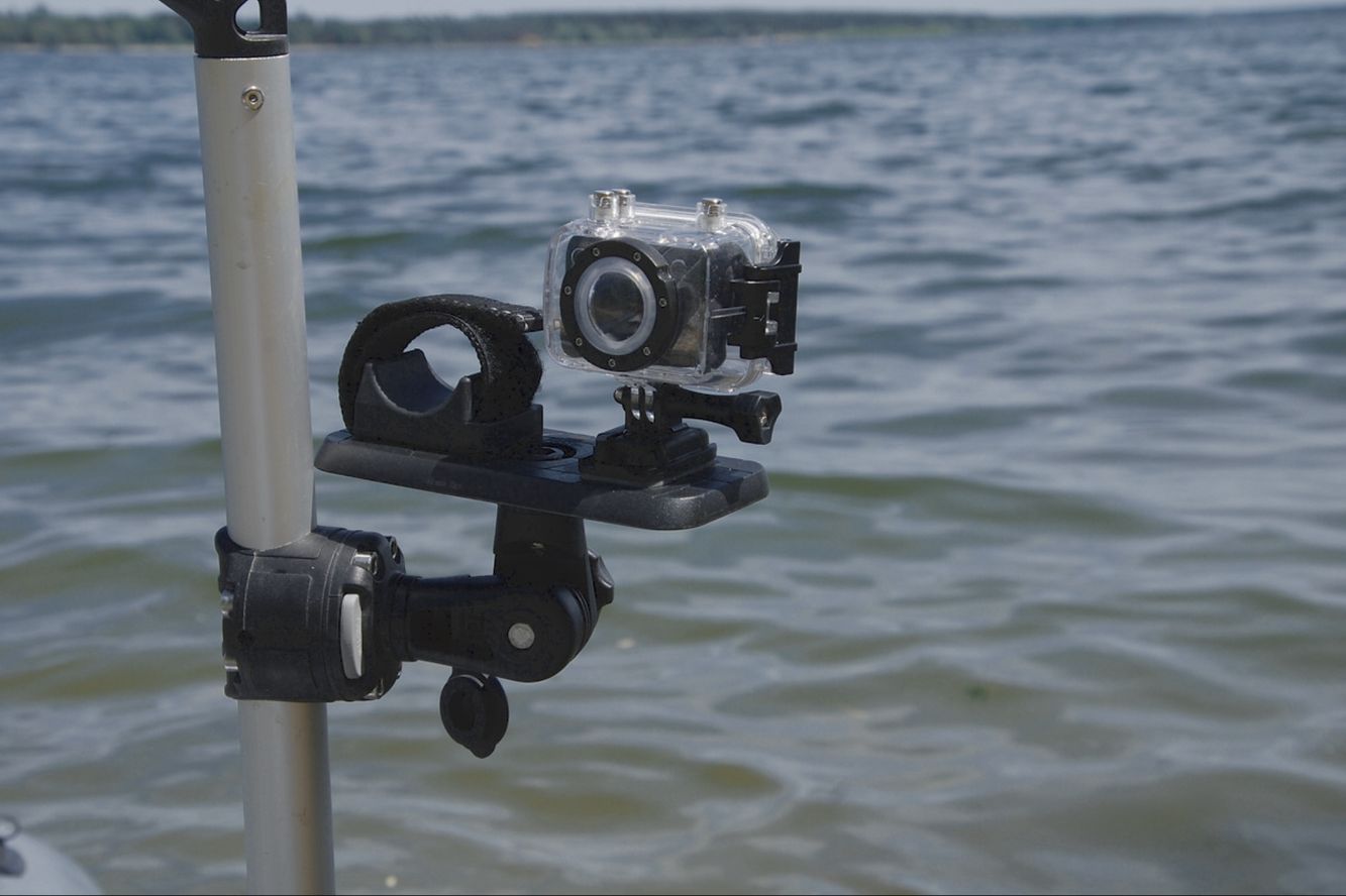 Fasten-Plattform (164 mm x 68 mm), für Kamera und Echolote 360° rotierbar und neigbar Fasten-Plattform (164 mm x 68 mm), für Kamera und Echolote 360° rotierbar und neigbar