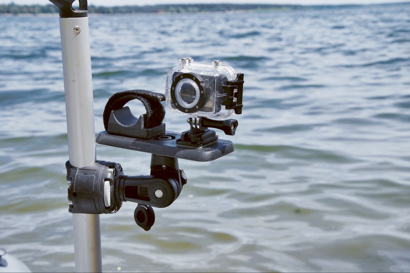 Fasten-Plattform (164 mm x 68 mm), für Kamera und Echolote 360° rotierbar und neigbar Fasten-Plattform (164 mm x 68 mm), für Kamera und Echolote 360° rotierbar und neigbar