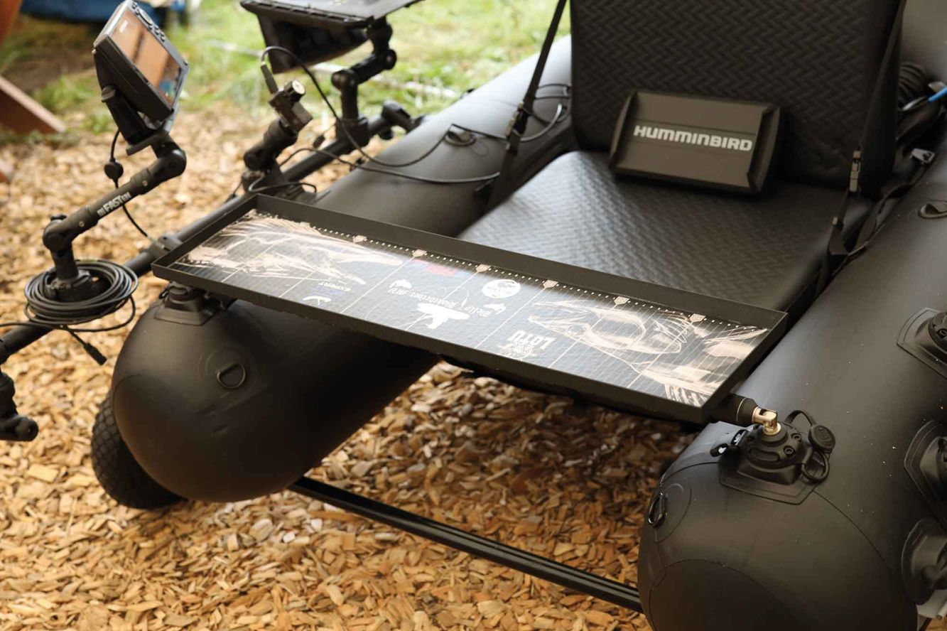 Alu-Fronttisch für Bellyboot (800x200mm) in schwarz für Frontstange Frontbar Alu-Fronttisch für Bellyboot (800x200mm) in schwarz für Frontstange Frontbar