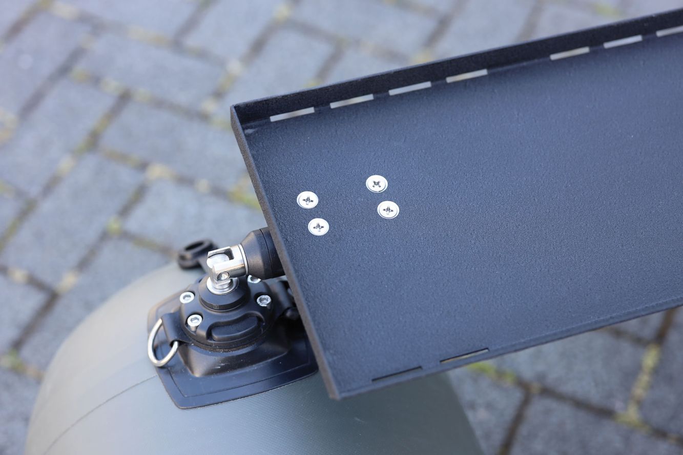 Alu-Fronttisch für Bellyboot (800x200mm) in schwarz für Frontstange Frontbar Alu-Fronttisch für Bellyboot (800x200mm) in schwarz für Frontstange Frontbar