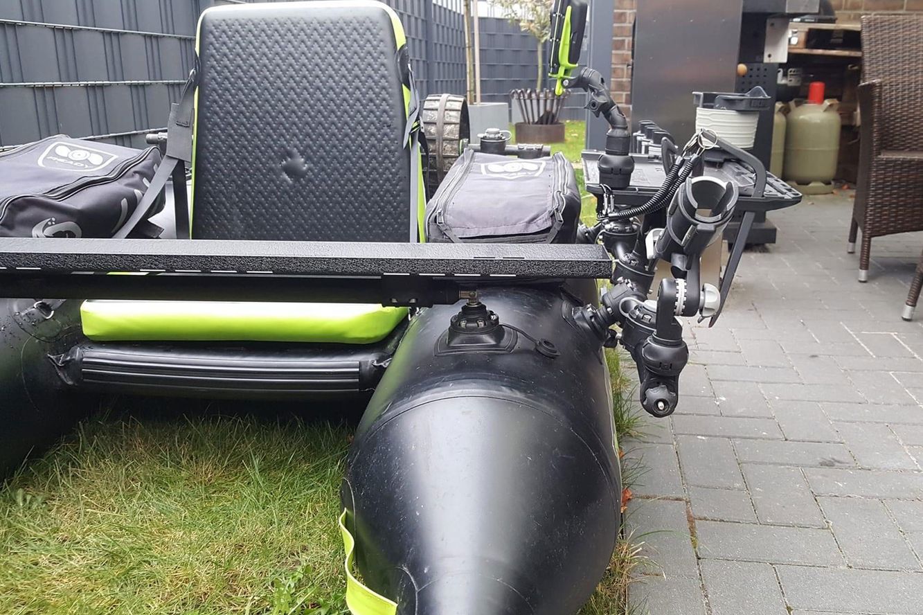 Aluminium-Tisch für Boote (1200x200mm) in schwarz zum Angeln ohne Sternaufnahme Aluminium-Tisch für Boote (1200x200mm) in schwarz zum Angeln ohne Sternaufnahme