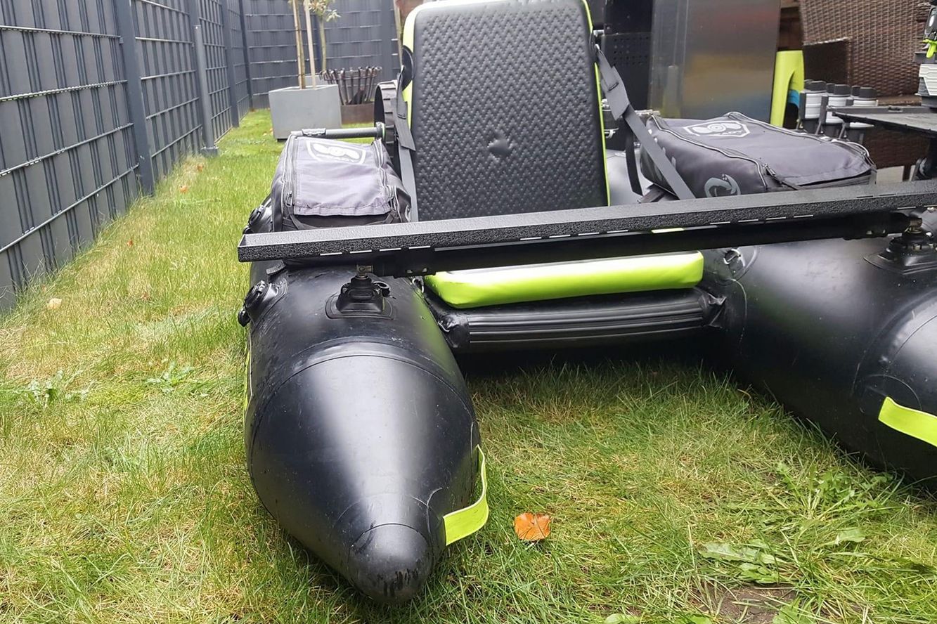 Aluminium-Tisch für Boote (1200x200mm) in schwarz zum Angeln ohne Sternaufnahme Aluminium-Tisch für Boote (1200x200mm) in schwarz zum Angeln ohne Sternaufnahme