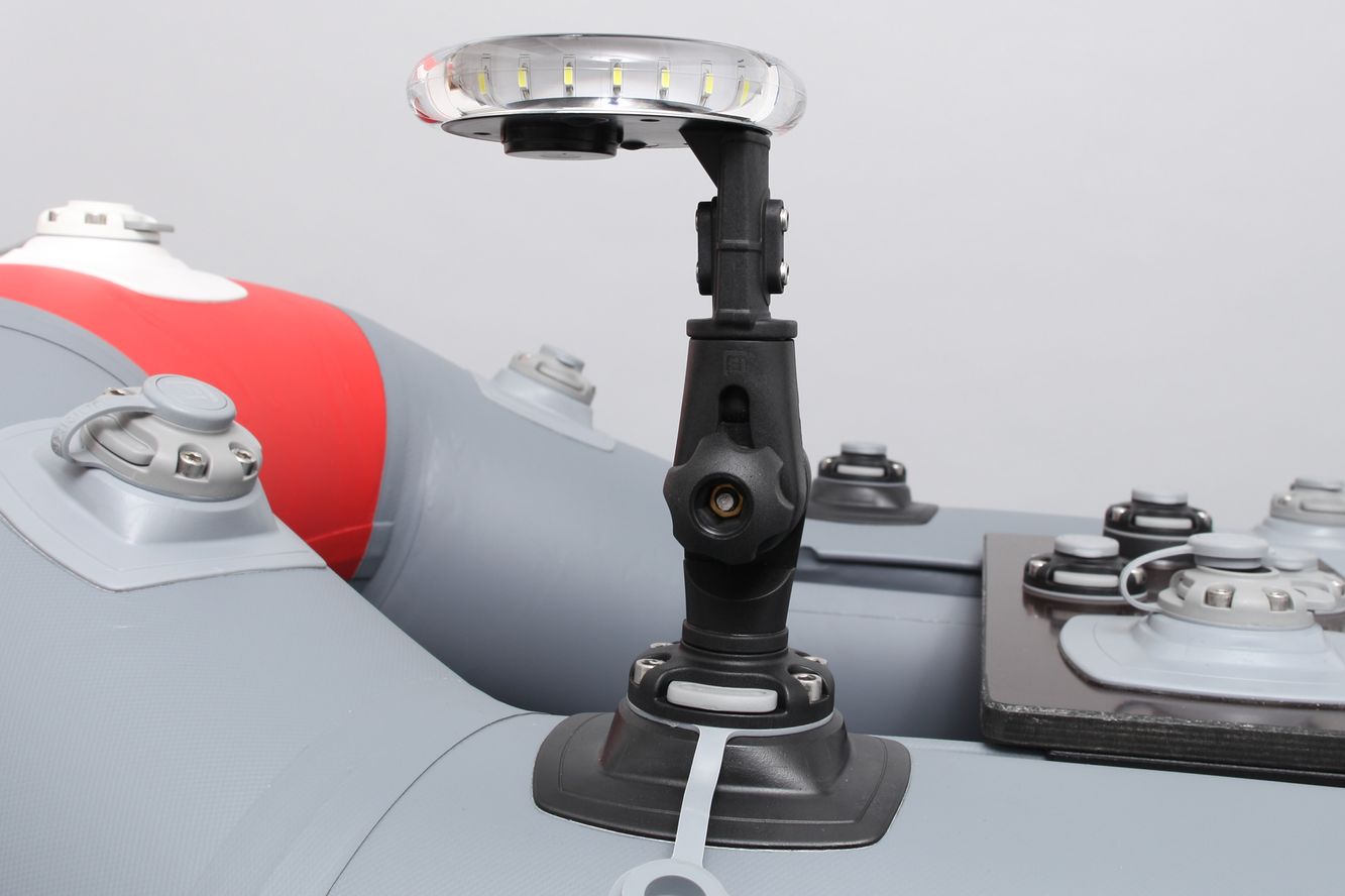 Fasten Adapter für Lonako Navigationsleuchten rotier- und neigbar großer Gelenkscheibe Fasten Adapter für Lonako Navigationsleuchten rotier- und neigbar großer Gelenkscheibe