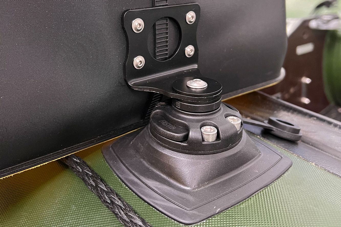 2x Haltewinkel mit Fasten-Sternen aus Aluminium schwarz beschichtet für Taschen 2x Haltewinkel mit Fasten-Sternen aus Aluminium schwarz beschichtet für Taschen
