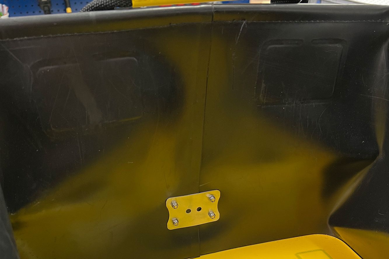 2x Haltewinkel mit Fasten-Sternen aus Aluminium schwarz beschichtet für Taschen 2x Haltewinkel mit Fasten-Sternen aus Aluminium schwarz beschichtet für Taschen